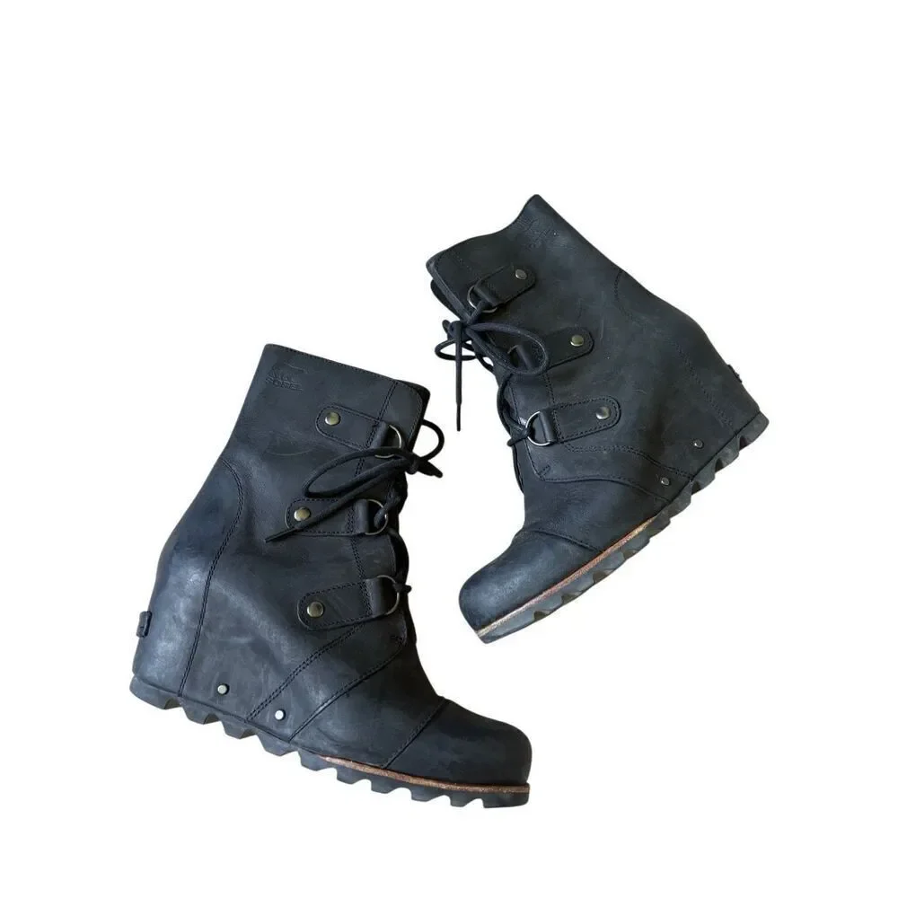 Sorel Joan Of Arctic Leather Lace Up Boots size 9:5 Black